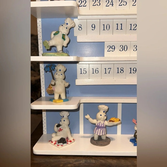 The Pillsbury Doughboy™ Wooden Calendar/Figurines The Danbury Mint Vintage - Picture 7 of 11